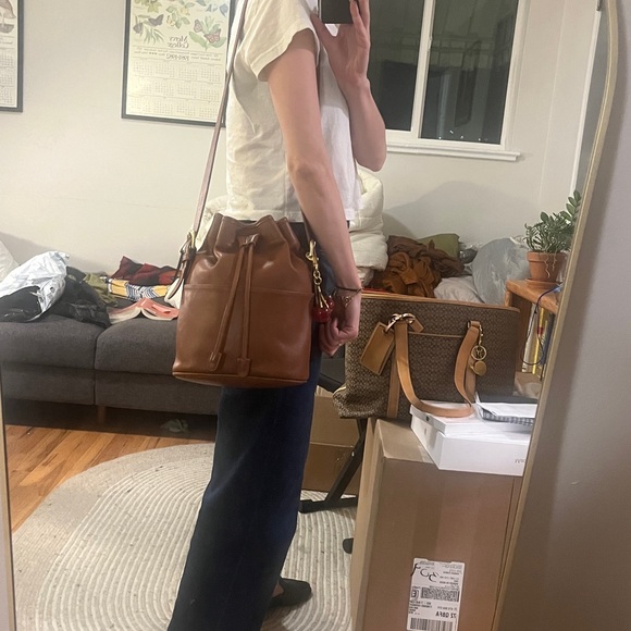 Vintage Coach Thompson Bucket Bag British Tan - Picture 3 of 13